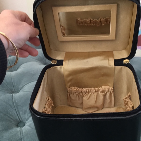 Cosmetic bag - Picture 2 of 9